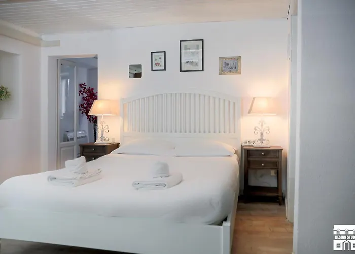 Mini Magic By Design * Varenna